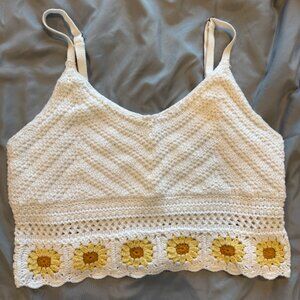 HOLLISTER CROCHET STYLE TOP, SIZE MEDIUM